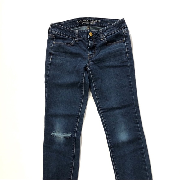 American Eagle Low Rise Distressed Jegging 2 Short - Picture 3 of 8